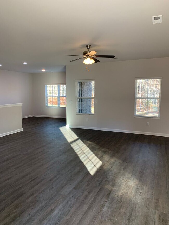 Building Photo - NO HIDDEN FEES! Three Bedroom | Two and a Half Bath Home in Kilpatrick Landing