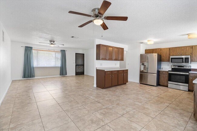 Foto del edificio - 1433 SE North Balcourt Ct