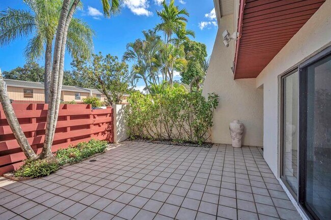 Foto del edificio - 3896 Meadow Ln