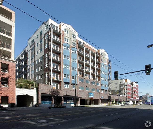 Building Photo - Urbana