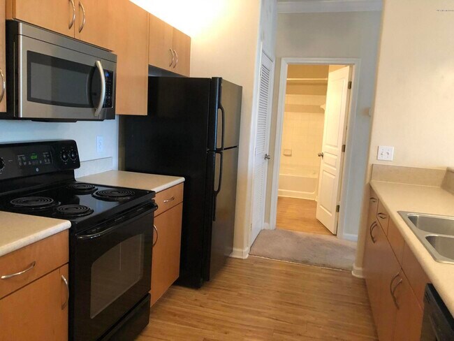 Foto del edificio - 8290 Gate Pkwy W