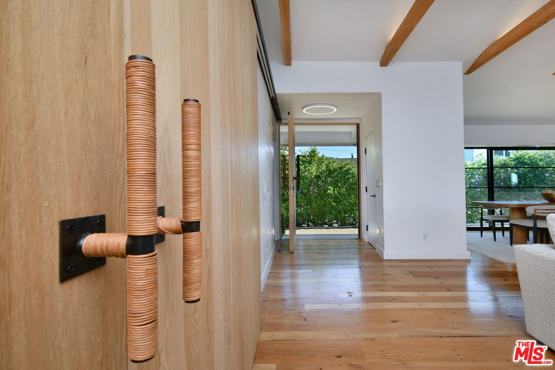 Foto principal - 2145 Linda Flora Dr