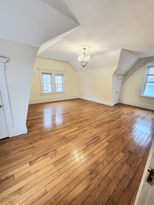 Foto del edificio - 132 Kensington Ave