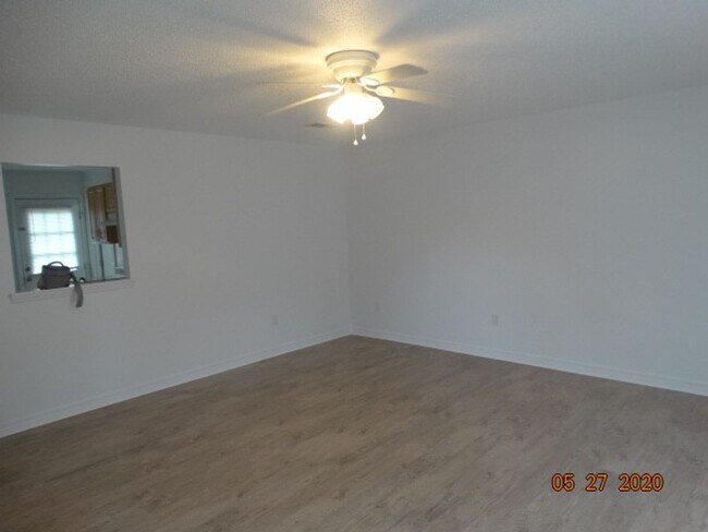 Foto del edificio - 552 Brock Ave