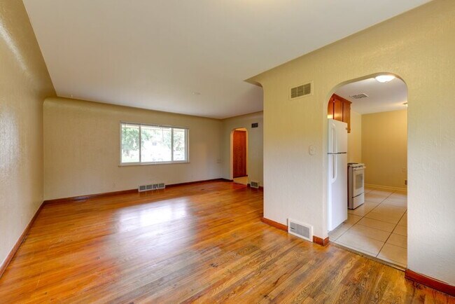 Foto del edificio - 4 Bed 2 Bath Close To UC Medical Center