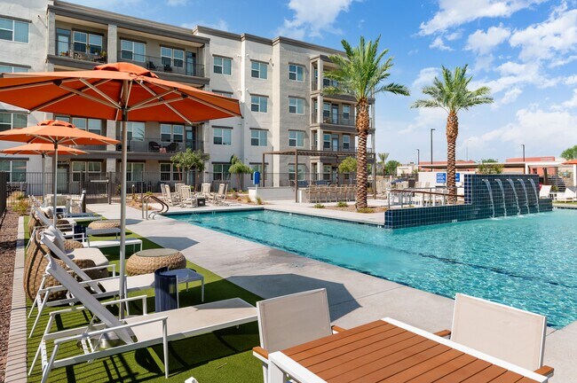 Foto del edificio - Mera Chandler 55+ Active Adult