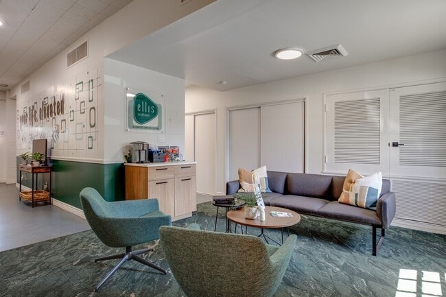 Interior Photo - Ellis Midtown