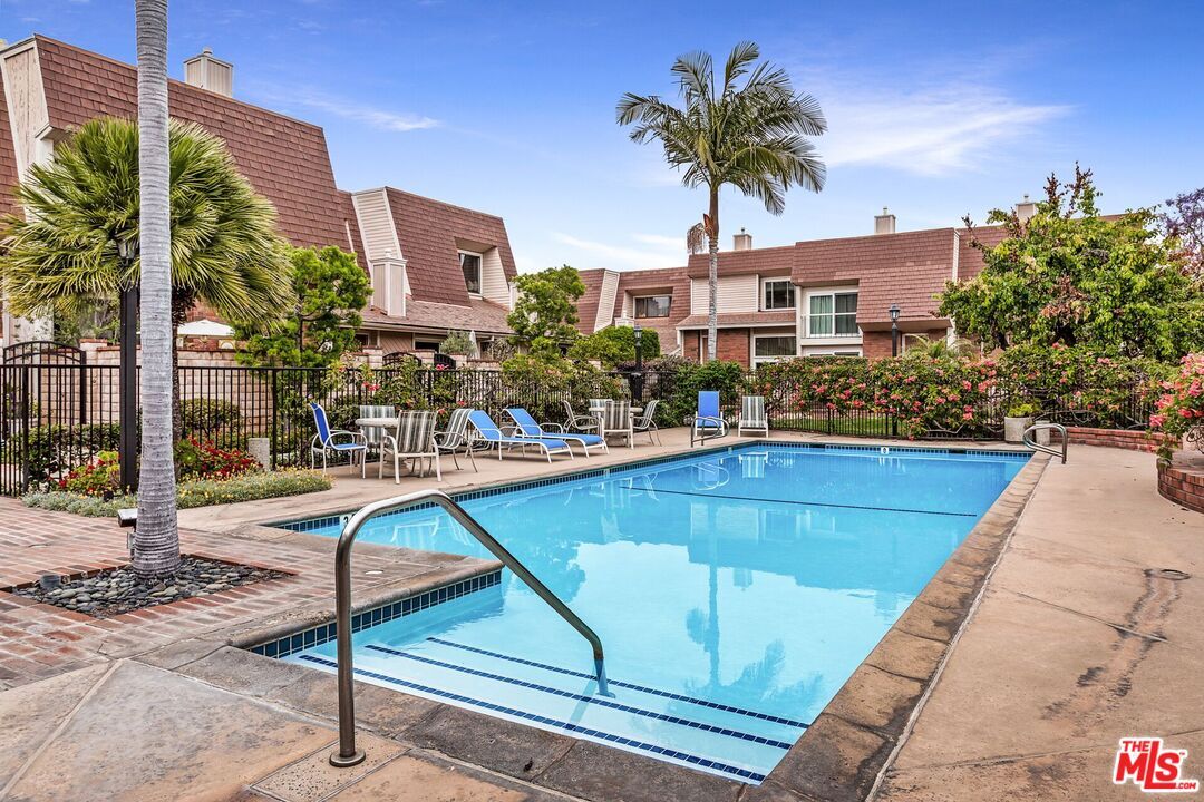 Foto principal - 13065 Mindanao Way