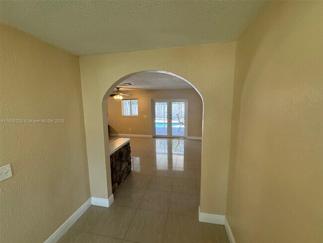 Foto del edificio - 2731 Cambridge Rd