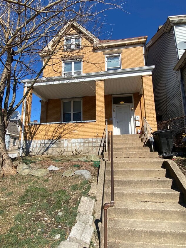 118 Margaret St Unit Floor 2, Pittsburgh, PA 15210 Room for Rent in