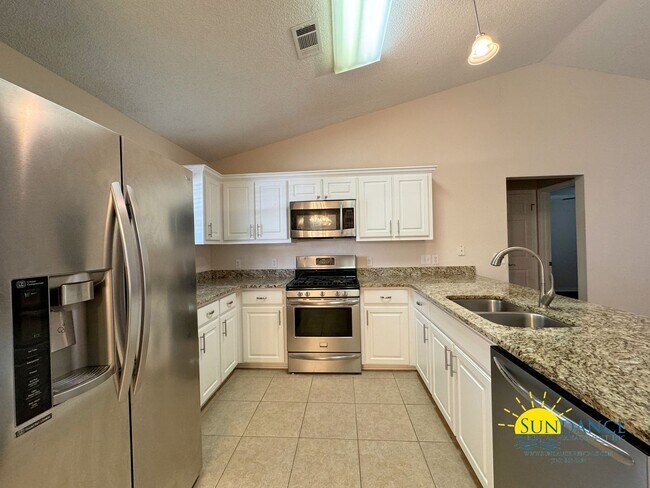 Foto del edificio - Beautiful 3 Bedroom Home in Crestview