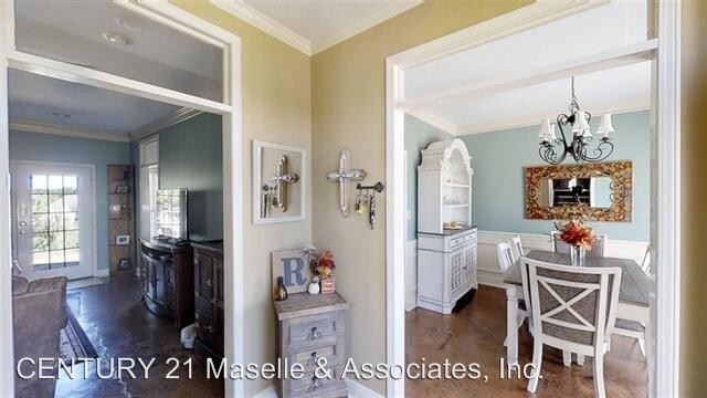 Foto del edificio - 511 Castlewoods Blvd