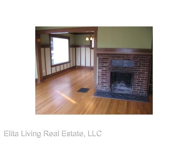 Building Photo - 1315 N Lucas Pl