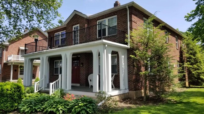 Building Photo - 26 W Areba Ave
