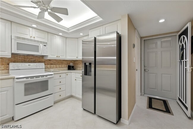 Foto del edificio - 26000 Hickory Blvd