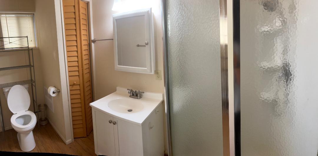 bathroom - 1301 E US Highway 24
