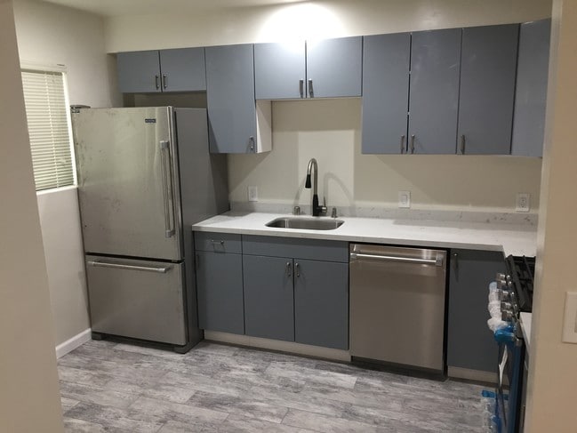 kitchen - 1533 Berkeley St