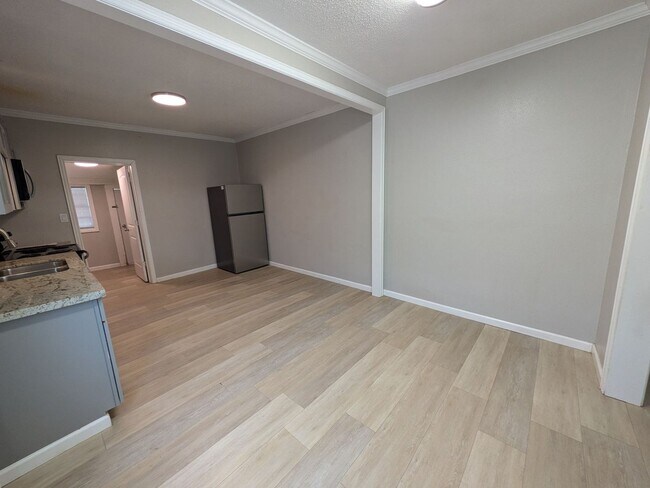 Foto del edificio - 2423 Ave C