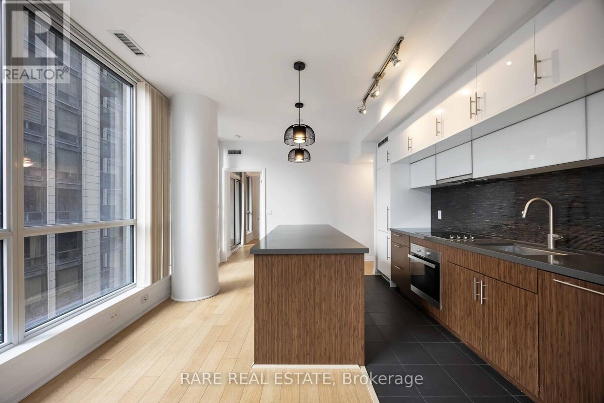 Photo principale - 8-1108 Mercer St