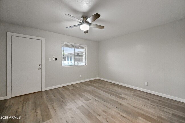 Building Photo - 3025 N 32nd St