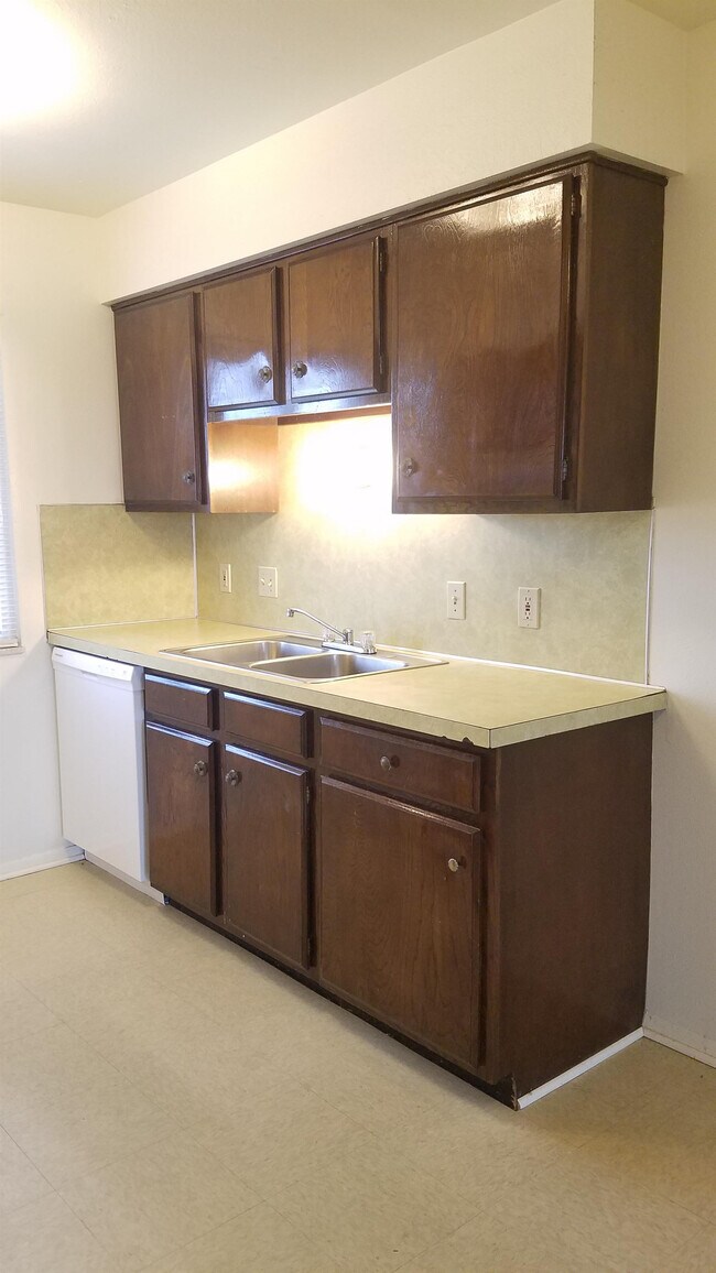 Foto del edificio - 7357 Ayers Rd
