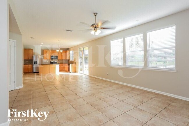 Foto del edificio - 76112 Deerwood Dr