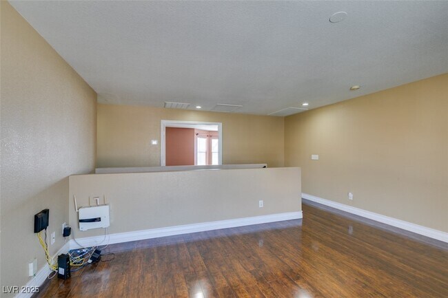 Foto del edificio - 6333 Adrock Ct