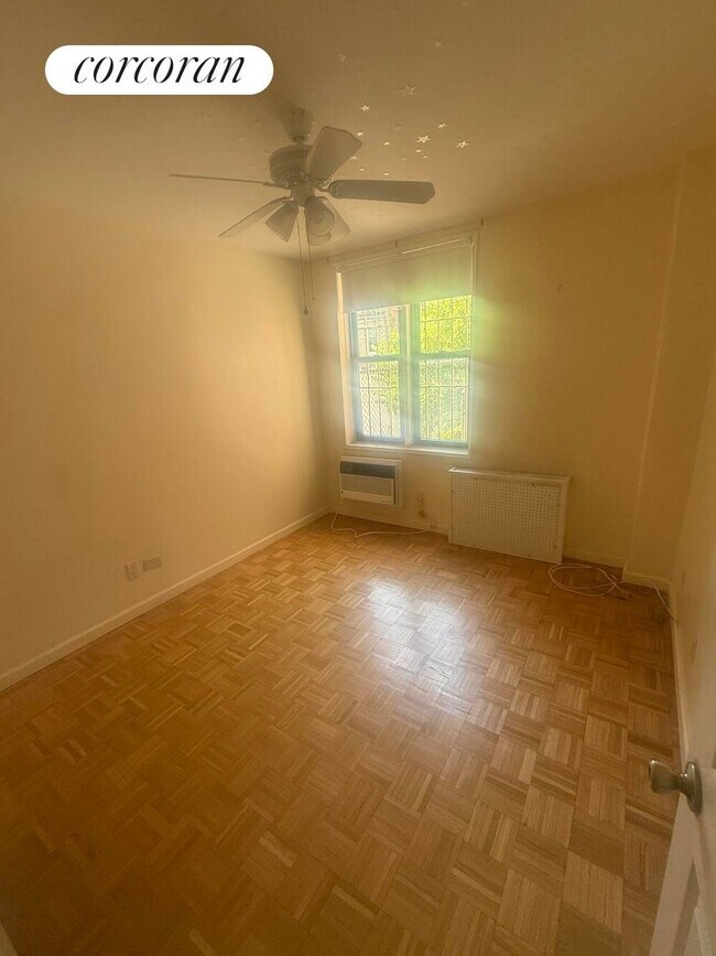 Foto del edificio - 1580 E 18th St