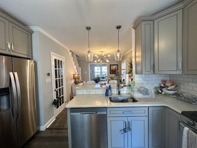 Photo - 10 W Knight Ave Townhome