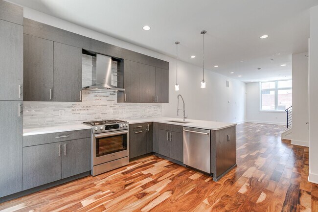 Foto del edificio - Northern Liberties Townhome with Parking