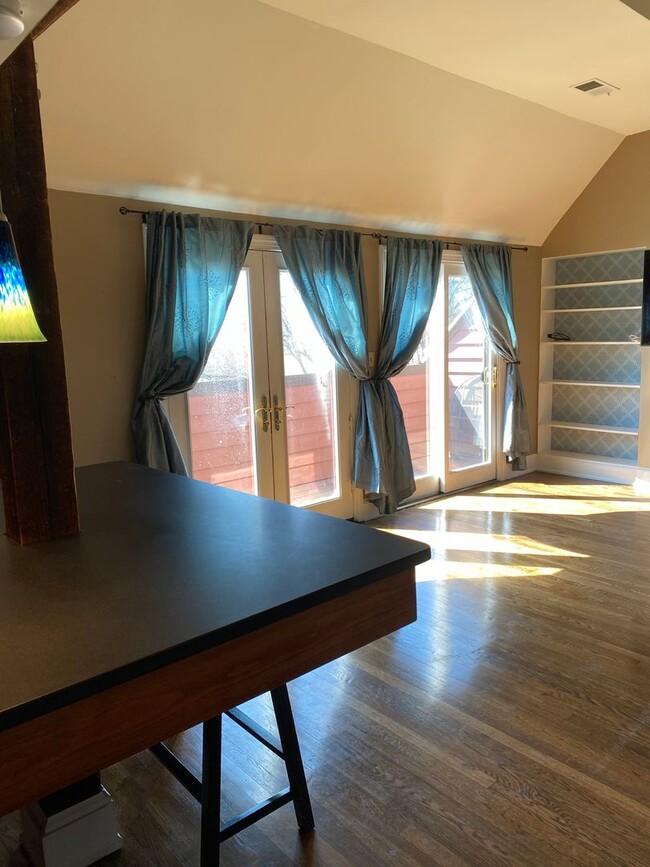 Foto del edificio - 2 Bedroom With Loft on Capitol Hill