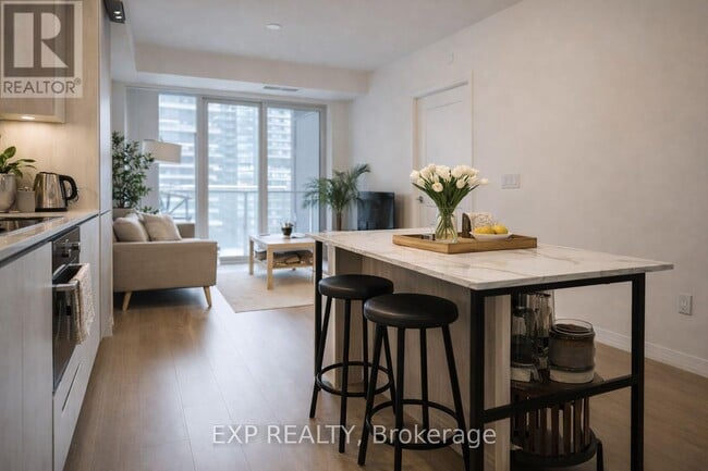 Building Photo - 28 Widmer St