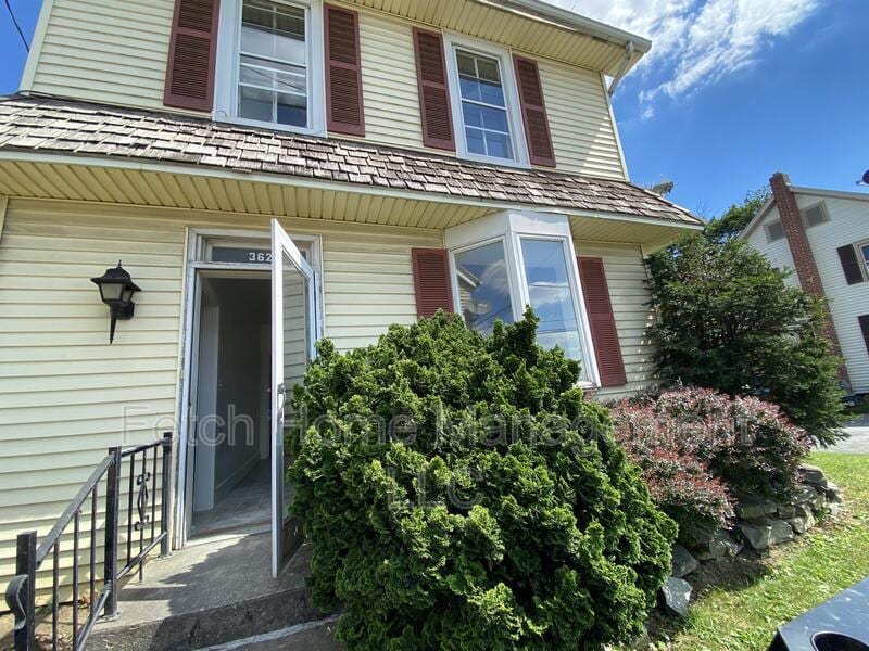 362 W Main St, New Holland, PA 17557 House for Rent in New Holland