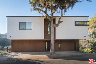 Building Photo - 1931 Sunset Plaza Dr