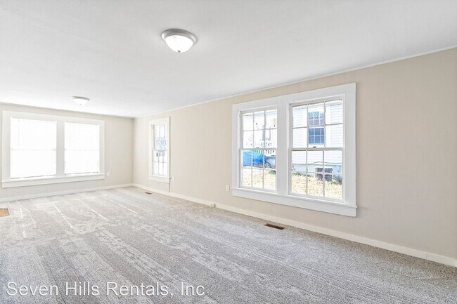 Building Photo - 3 br, 1 bath House - 502 Burnett Ferry Road