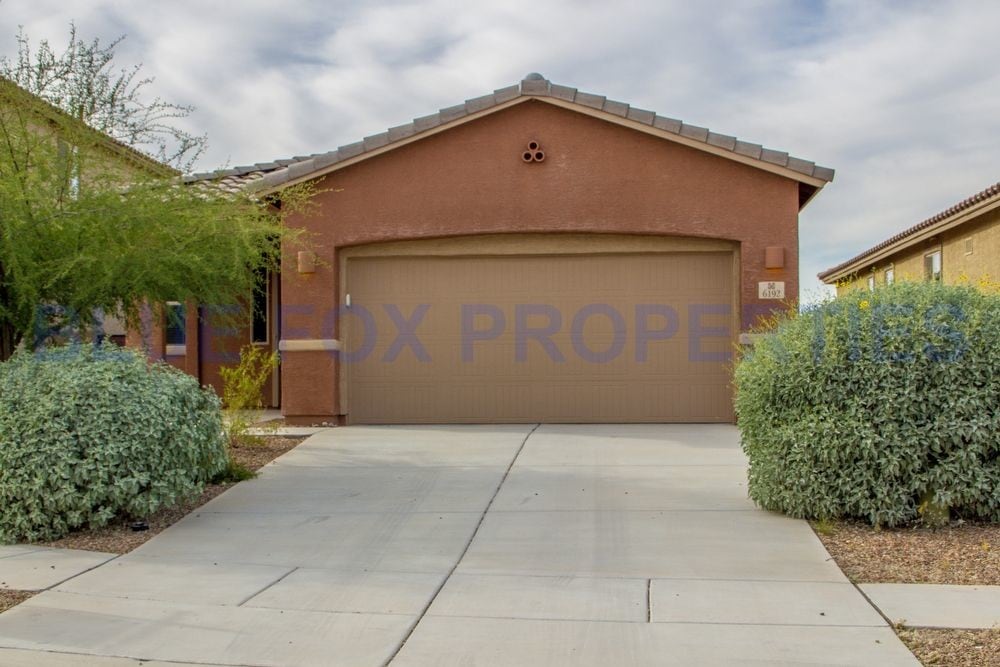 Primary Photo - Beautiful Home Right Off TWIN PEAKS