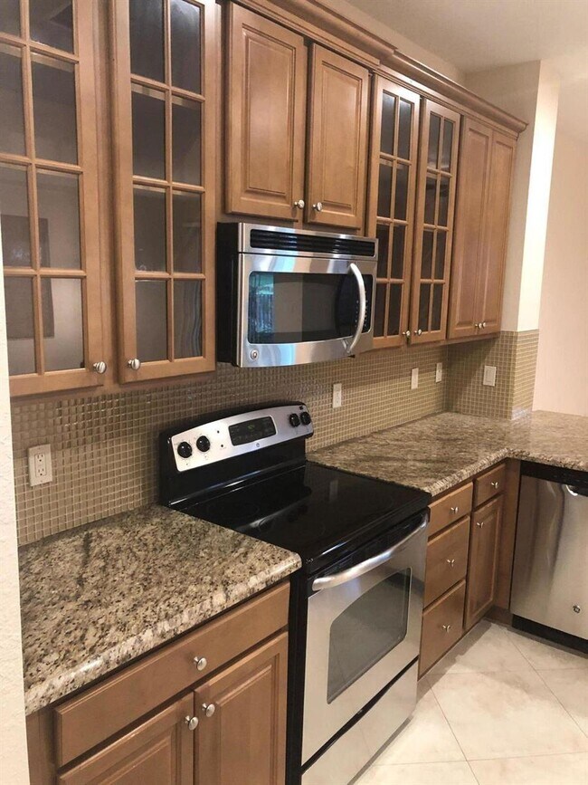 Building Photo - 4620 Cadiz Cir