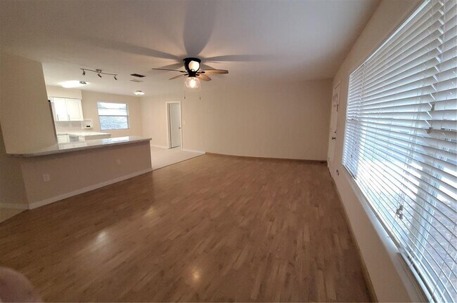 Building Photo - 2505 Fruit Tree Dr