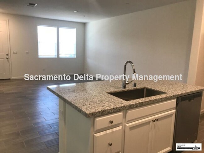 Building Photo - Newer Construction Natomas Home
