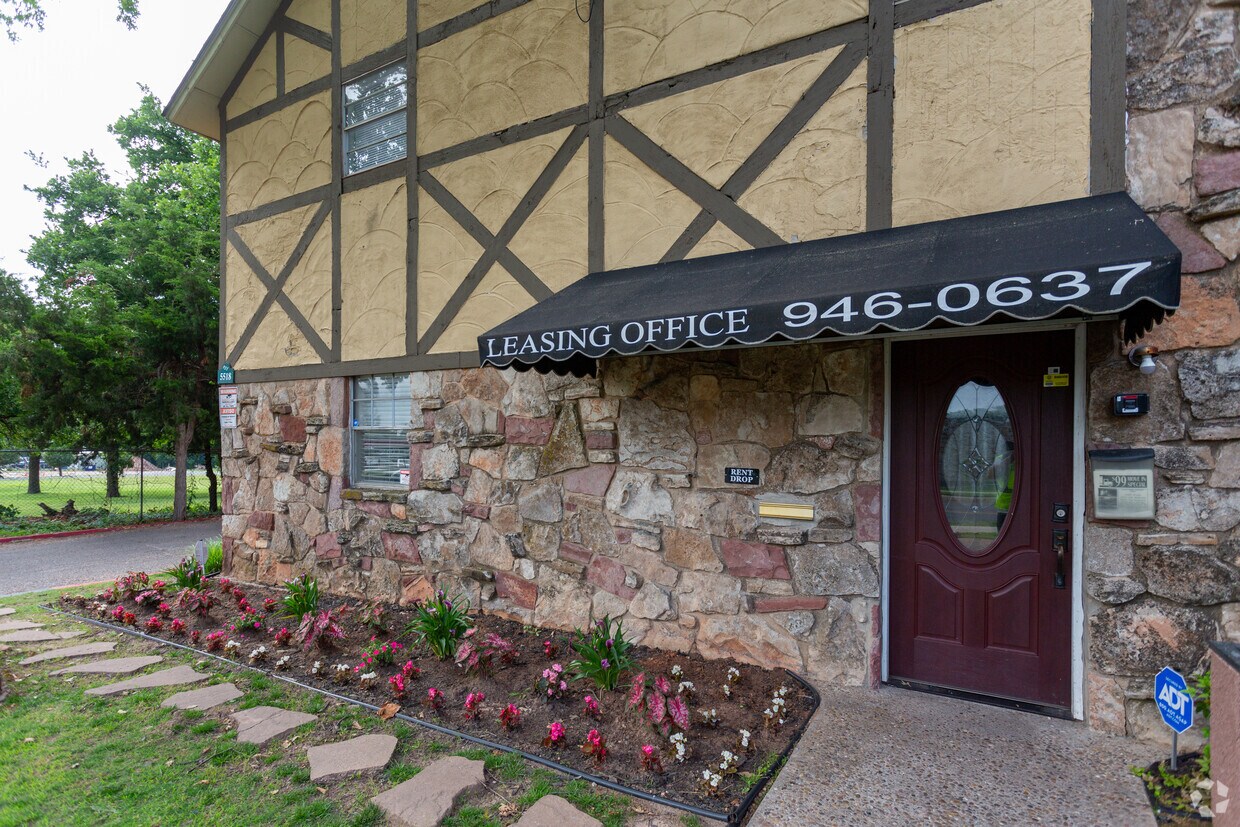 Castle Tower Apartments Apartments Oklahoma City, OK