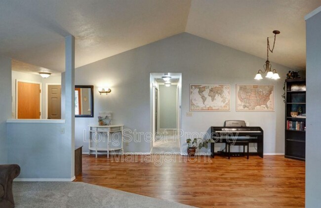 Foto del edificio - 3937 SW Neer Ave