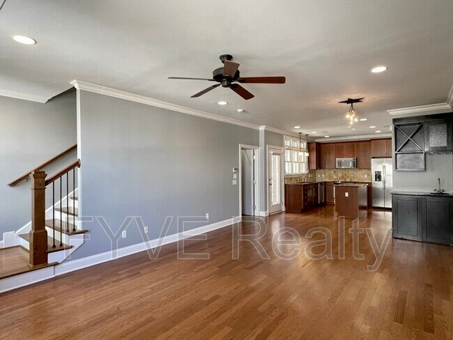 Building Photo - 2110 Acklen Ave