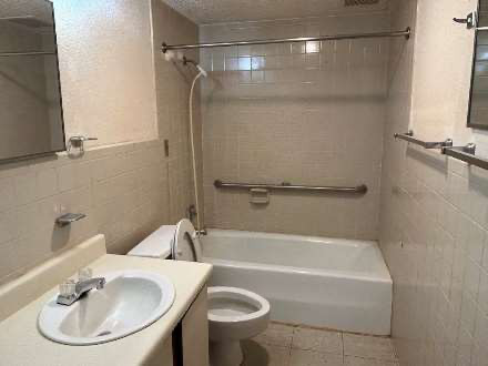 Bathroom - with bathtub - Northridge Retirement Center