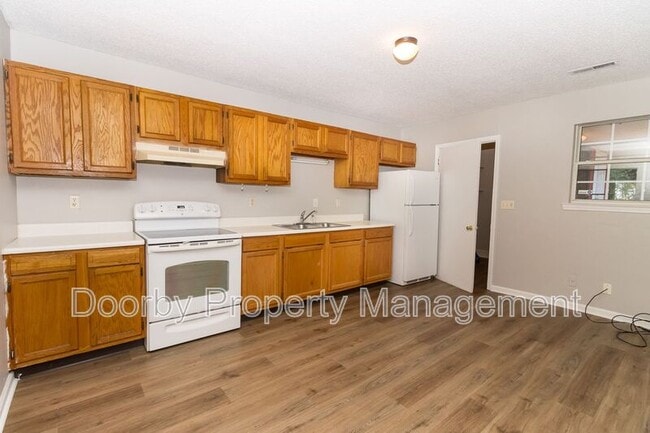 Foto del edificio - 7606 Noah Reid Rd