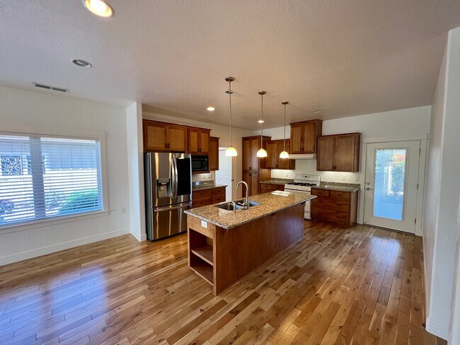 Foto del edificio - 1320 N Haskell St