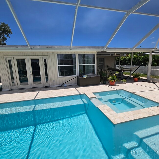 Building Photo - 6815 Anchor Way