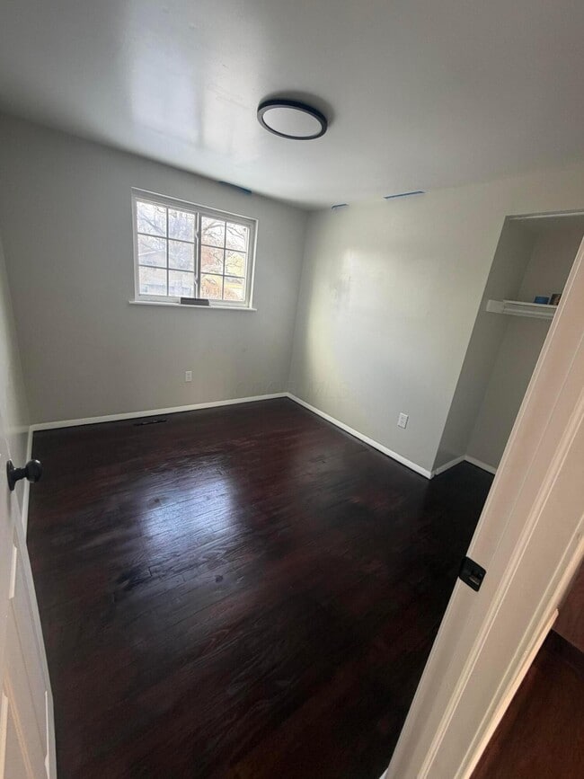 Building Photo - 4465 Paxton Dr S