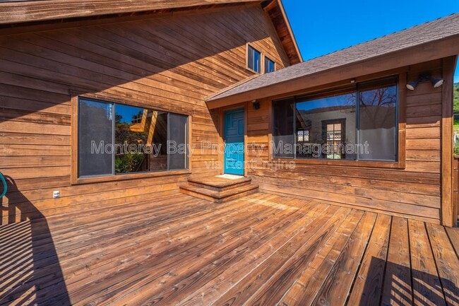 Foto del edificio - 137 E Carmel Valley Rd
