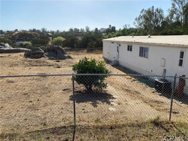 Foto del edificio - 21675 River Rd