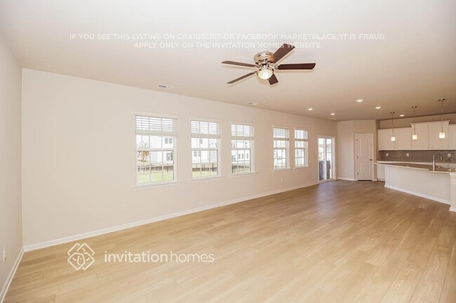 Building Photo - 6499 Fairfax Ct